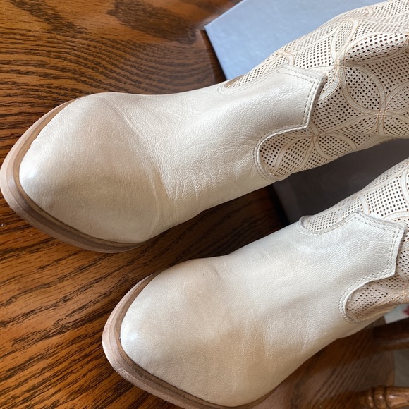 Made in Italy Cowgirl Ankle Boots Leather Upper Lining Perforated Design - 6.5 - Picture 6 of 13